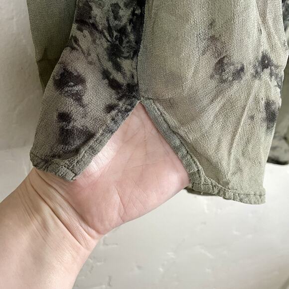 Free People Size XS Blouse - Green Cloud Wash Tie Dye Oversized Festival Trendy - Picture 12 of 12